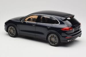 Porsche Cayenne Turbo S 958 Blue Metallic Minichamps 1:18 110064001 Métal — image 7 sur 8