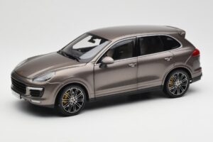 Porsche Cayenne E2 Turbo S Umbra Métallique Minichamps 1:18 WAP0213020F Métal