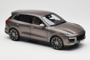 Porsche Cayenne E2 Turbo S Umbra Métallique Minichamps 1:18 WAP0213020F Métal — image 6 sur 8