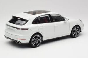 Porsche Cayenne 9YA Turbo Blanc Metallic Minichamps 1:18 155042560 Métal — image 3 sur 8