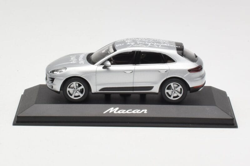 Porsche Macan 95B Silver Grey Metallic Prototype Minichamps 1:43 Porsche Macan 95B Silver Grey Metallic Prototype Minichamps 1:43 WAP0201540E Métal
