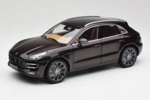 Porsche Macan 95B Turbo Acajou Métallique Minichamps 1:18 110062500 Métal