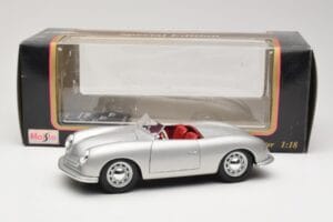 Porsche No. 1 Typ 356 Roadster Argent Maisto 1:18 50324 Métal — image 8 sur 8