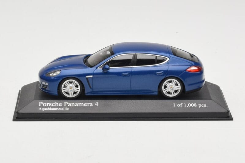 Porsche Panamera 970 4S Blue Metallic Minichamps 1:43 WAP0200419 Métal