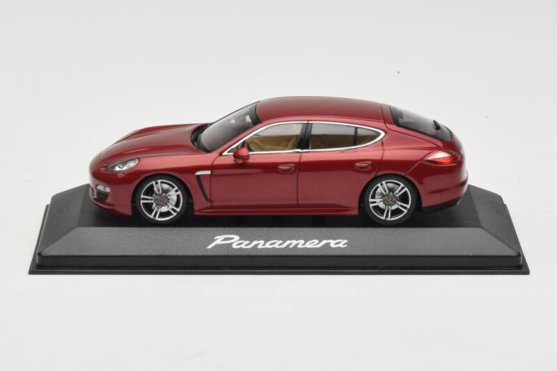 Porsche Panamera 970 Red Metallic Minichamps 1:43 WAP0200119 Métal