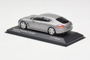Porsche Panamera 970 S Hybrid Argent Minichamps 1:43 400068250 Métal — image 3 sur 4