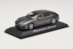 Porsche Panamera 970 Diesel Grey Metallic Minichamps 1:43 WAP0202300E Métal — image 2 sur 4