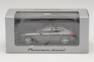 Porsche Panamera 970 Diesel Grey Metallic Minichamps 1:43 WAP0202300E Métal — image 4 sur 4