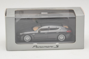 Porsche Panamera 970 S Grey Metallic Minichamps 1:43 WAP02000219 Métal — image 4 sur 4