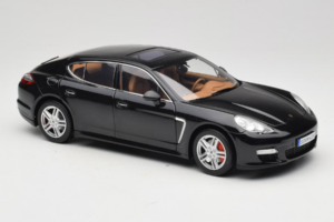 Porsche Panamera 970 Turbo Basalt Black Norev 1:18 WAP02100319 Métal — image 6 sur 8
