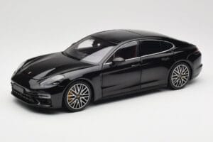 Porsche Panamera 971 Turbo S Noir Metallic Minichamps 1:18 113061076 Métal