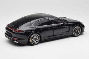 Porsche Panamera 971 Turbo S Bleu Metallic Minichamps 1:18 113061075 Métal — image 3 sur 8