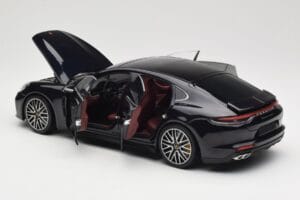 Porsche Panamera 971 Turbo S Bleu Metallic Minichamps 1:18 113061075 Métal — image 5 sur 8