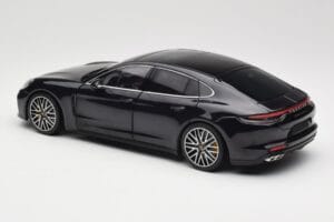 Porsche Panamera 971 Turbo S Bleu Metallic Minichamps 1:18 113061075 Métal — image 7 sur 8