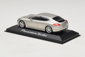 Porsche Panamera 970 Turbo Argent Minichamps 1:43 WAP02000519 Métal — image 3 sur 5
