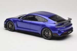 Porsche Taycan J1 Turbo GT Purple Sky Metallic GT Spirit 1:18 GT520 Résine — image 5 sur 6