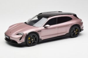 Porsche Taycan Turbo S Cross Turismo Rose Métallique GT Spirit 1:18 GT440 Résine
