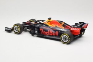 Red Bull Racing RB16 #33 M. Verstappen Winner 70th Anniversary GP 2020 Minichamps 1:18 110200533 Métal — image 5 sur 6