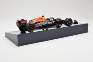 Red Bull Racing RB18 #1 M. Verstappen Winner Austin GP 2022 Minichamps 1:18 113222901 Métal — image 3 sur 6
