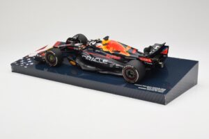 Red Bull Racing RB18 #1 M. Verstappen Winner Austin GP 2022 Minichamps 1:18 113222901 Métal — image 5 sur 6