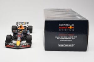 Red Bull Racing RB19 #11 S. Perez 2nd Place Miami GP 2023 Minichamps 1:18 110230511 Métal — image 6 sur 6