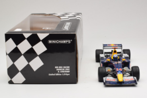 Red Bull RB1 Cosworth #14 D. Coulthard Red Bull Racing Showcar 2005 Minichamps 1:18 100050014 Métal — image 6 sur 6