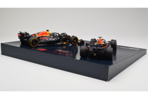 Red Bull RB19 Honda RBPT #1 M. Verstappen Oracle Red Bull Racing Qatar Grand Prix World Champion 2023 Minichamps 1:18 1122318 — image 5 sur 6