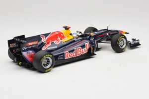 Red Bull RB7 Renault #1 S. Vettel Red Bull Racing Showcar 2011 Minichamps 1:18 110110071-1 Métal — image 2 sur 7