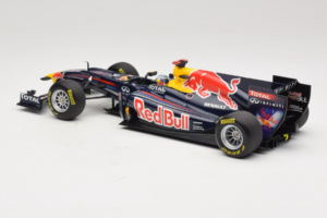 Red Bull RB7 Renault #1 S. Vettel Red Bull Racing Showcar 2011 Minichamps 1:18 110110071-1 Métal — image 5 sur 7