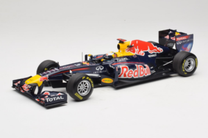 Red Bull RB7 Renault #1 S. Vettel Red Bull Racing World Champion 2011 Minichamps 1:18 110110001 Métal