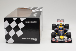 Red Bull RB7 Renault #2 M. Webber Red Bull Racing Showcar 2011 Minichamps 1:18 110110002 Métal — image 7 sur 7