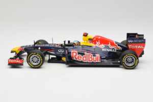 Red Bull RB8 Renault #1 S. Vettel Red Bull Racing Showcar 2012 Minichamps 1:18 110120071 Métal — image 3 sur 7