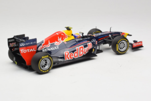 Red Bull RB8 Renault #2 M. Webber Red Bull Racing Showcar 2012 Minichamps 1:18 110120072 Métal — image 2 sur 7