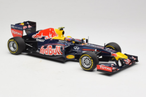 Red Bull RB8 Renault #2 M. Webber Red Bull Racing Showcar 2012 Minichamps 1:18 110120072 Métal — image 4 sur 7