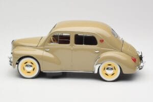Renault 4CV Berline Gris Ardoise Solido 1:18 8059 Métal — image 4 sur 8