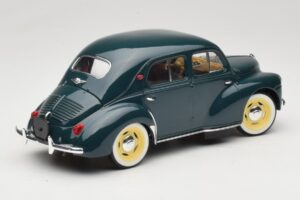 Renault 4CV Vert Solido 1:18 8047 Métal — image 2 sur 6