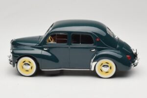 Renault 4CV Vert Solido 1:18 8047 Métal — image 3 sur 6