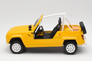 Renault 4L JP4 Jaune Tournesol Otto 1:18 OT1079 Résine — image 3 sur 6