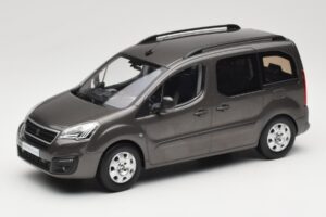 Renault Juvaquatre Break 300 kg Ivoire Norev 1:18 185260 Métal