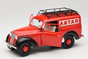 Renault Juvaquatre Utilitaire Rouge Solido 1:18 8424 Métal — image 2 sur 8