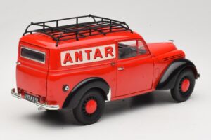 Renault Juvaquatre Utilitaire Rouge Solido 1:18 8424 Métal — image 3 sur 8