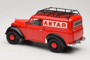 Renault Juvaquatre Utilitaire Rouge Solido 1:18 8424 Métal — image 7 sur 8
