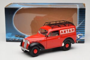 Renault Juvaquatre Utilitaire Rouge Solido 1:18 8424 Métal — image 8 sur 8