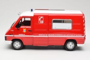Renault Master T30 VSAB Pompiers Rouge Otto 1:18 OT1107 Résine — image 3 sur 6