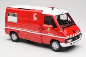 Renault Master T30 VSAB Pompiers Rouge Otto 1:18 OT1107 Résine — image 4 sur 6