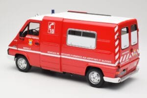 Renault Master T30 VSAB Pompiers Rouge Otto 1:18 OT1107 Résine — image 5 sur 6