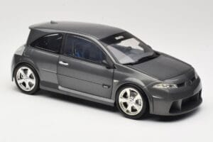 Renault Megane Mk2 RS Vampire Grey Norev 1:18 185101 Métal — image 6 sur 8