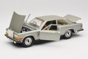 Rolls-Royce Camargue Argent Diamond Edition Bburago 1:18 3001-M3 Métal — image 2 sur 8