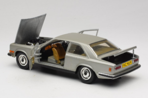 Rolls-Royce Camargue Argent Diamond Edition Bburago 1:18 3001-M3 Métal — image 5 sur 8
