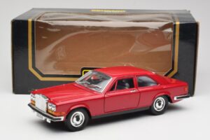 Rolls-Royce Camargue Rouge Bburago 1:22 3001 Métal — image 8 sur 8